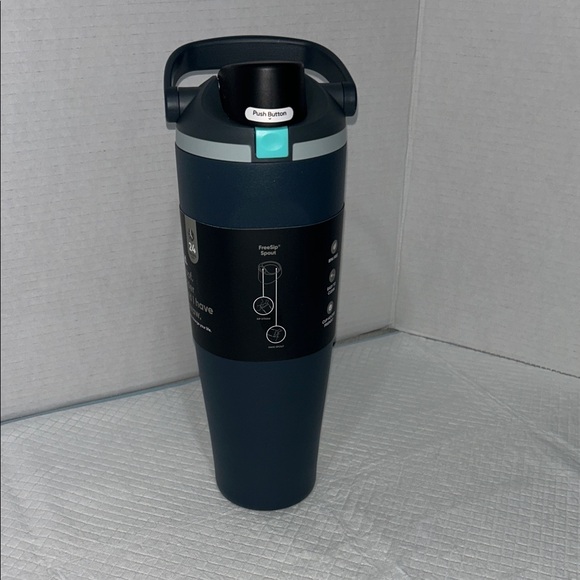 Owala Dark Blue Insulated Water Bottle with Straw 40oz (1185ml) - Picture 5 of 12